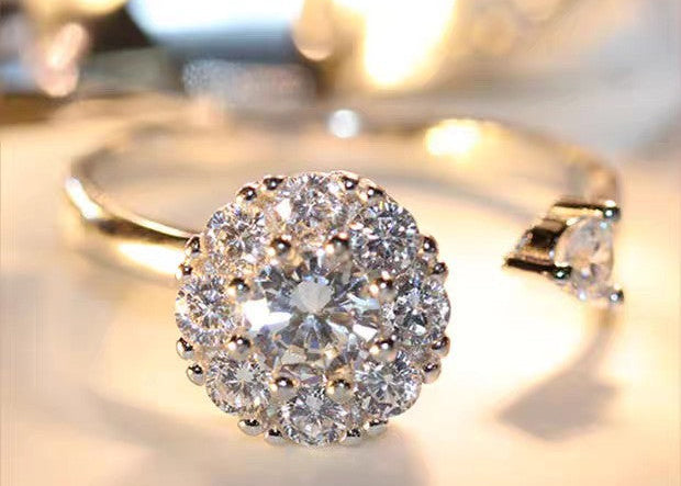 Wholesale Rotating Ring Silver White Sparkly Geometric Fashion Accessory for Women Gift