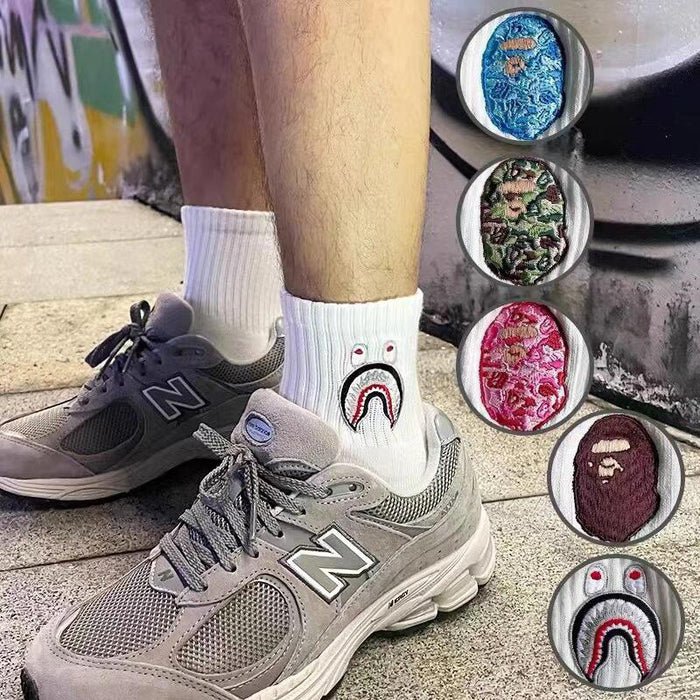 Wholesale Medium length towel bottom socks, high top sports long tube, embroidered white