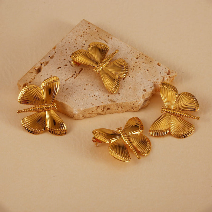 Wholesale Fashionable and personalized stainless steel dragonfly earrings, original design, simple earrings, color preservation wholesale