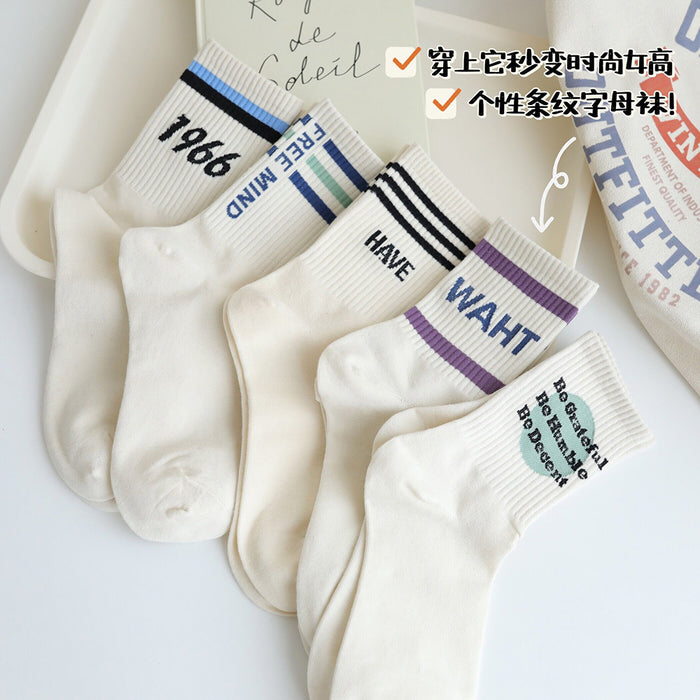 Wholesale Socks women' s sports socks cotton socks white stockings autumn and winter