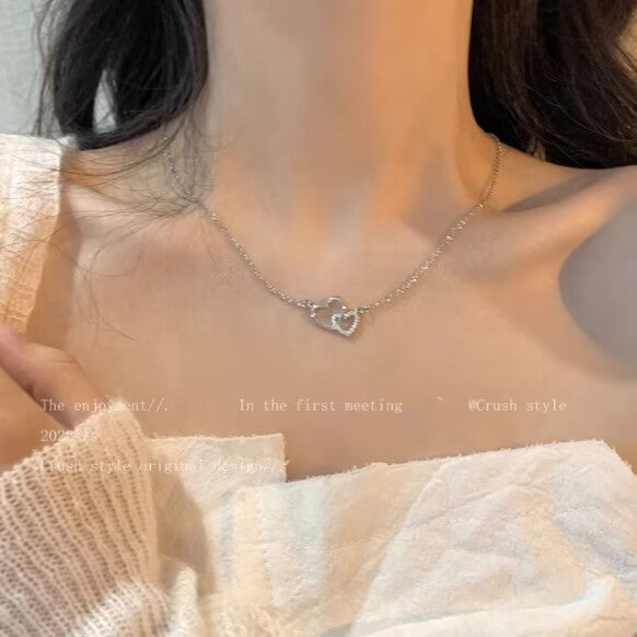 Wholesale Necklace with a niche temperament, simple pure silver heart-shaped collarbone chain