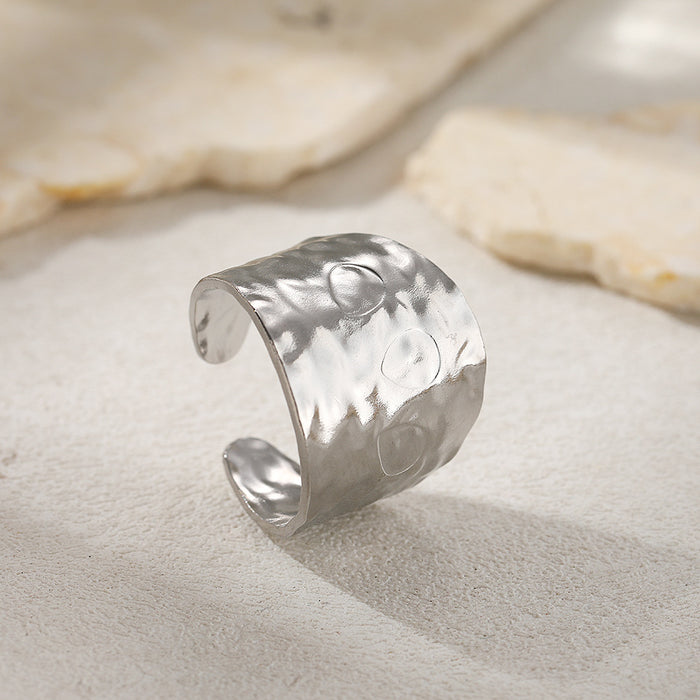 Wholesale Stainless steel ring with fashionable and minimalist style, geometric hollow opening and hand decoration ring