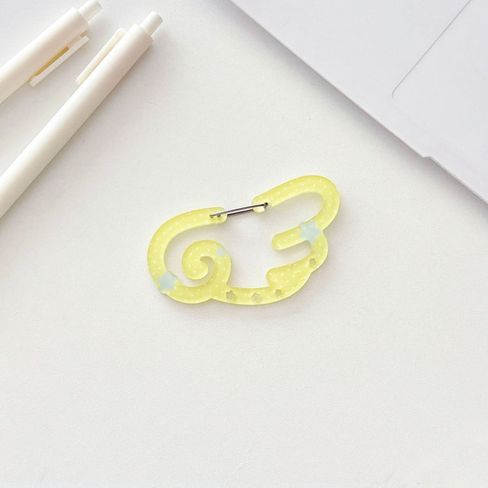 Wholesale Original Wave Point Wings Star Mountaineering Buckle Acrylic Pendant Keychain Bag Hanging Decorative Buckle