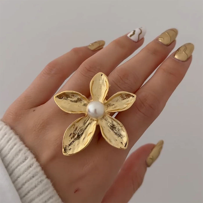 Wholesale Jewelry with exaggerated personality, irregular ring, women's niche pearl flower ring