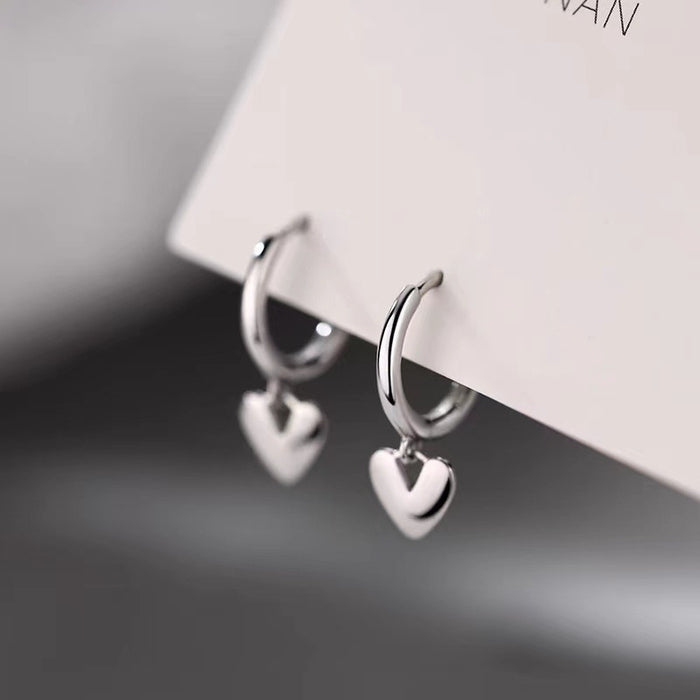 Wholesale Heart-shaped short earrings