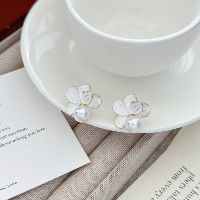 Wholesale Flower pearl earrings fashion trend accessories high-end earrings light luxury temperament earrings wholesale