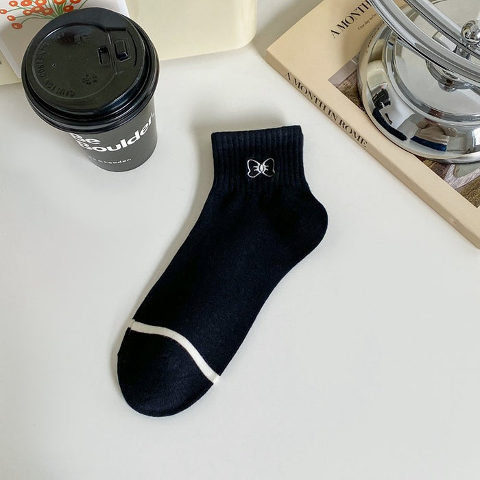 Wholesale Embroidered socks and socks