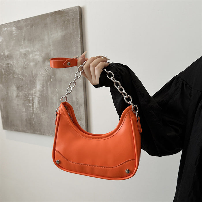 Wholesale This year's trendy Western style, niche chain fashion, commuting shoulder bag, crossbody bag