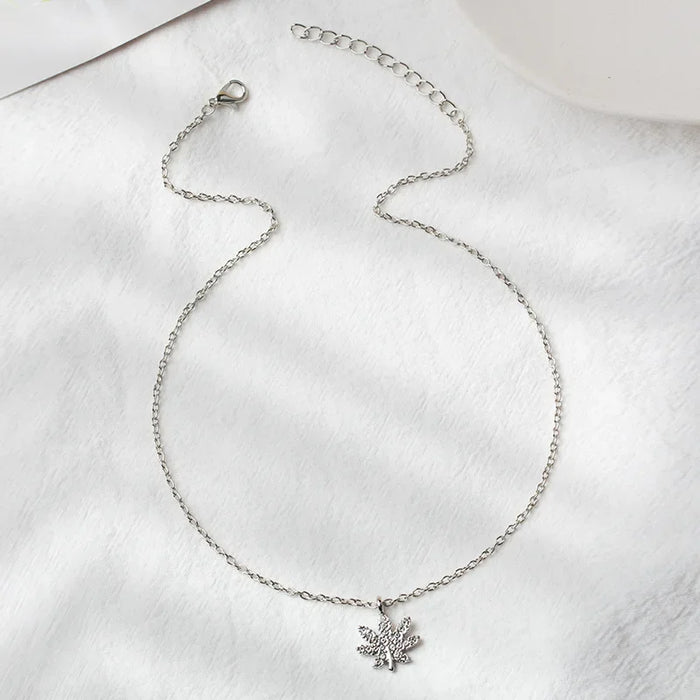 Wholesale Exaggerated jewelry, personalized alloy leaf pendant, simple diamond inlaid necklace