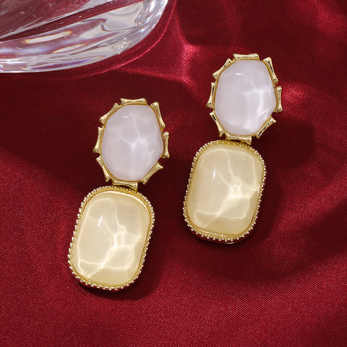 Wholesale Women's contrasting water ripple irregular square earrings