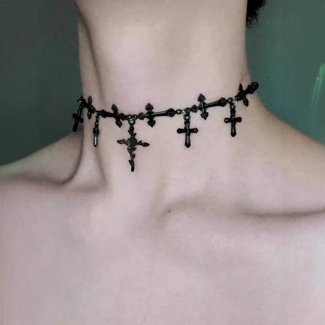 Wholesale Cross R Gothic necklace with a cool and crisp punk original collarbone chain