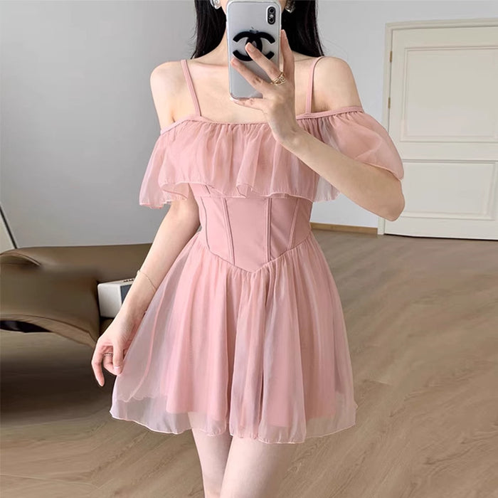 Wholesale Women's one-piece swimsuit covers the belly and appears slim