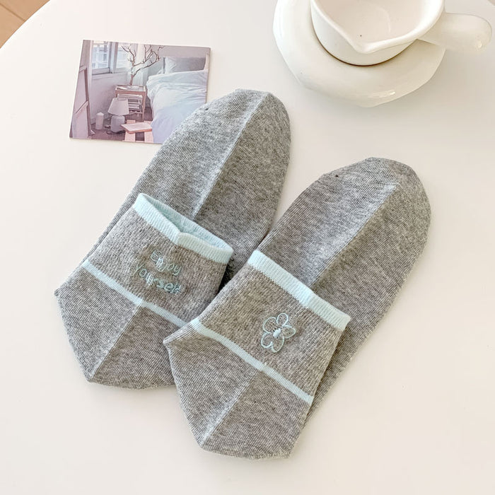 Wholesale Socks short tube flower letter embroidered socks simple and versatile