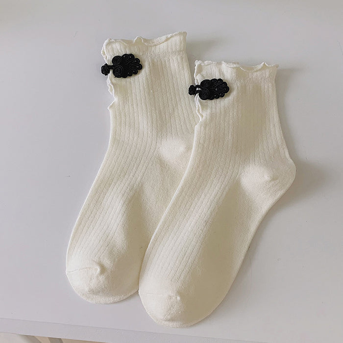 Wholesale Mid length socks with retro style design and personality