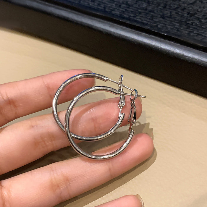 Wholesale Plain ring earrings, light luxury, high-end feel, fashionable earrings with earrings