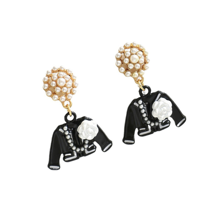Wholesale Fashionable dangling earrings and luxurious pearl like earrings