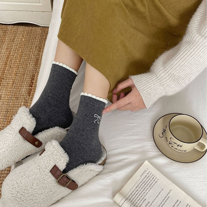 Wholesale Lace Embroidered Bow Socks Combed Cotton Middle Tube Socks Stacked Socks