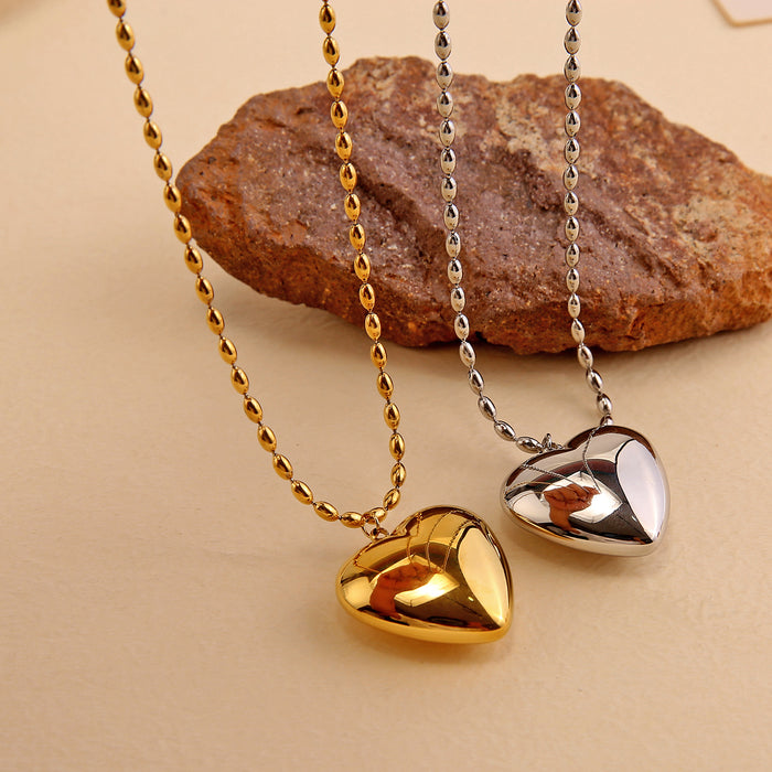 Wholesale Peach heart stainless steel heart-shaped necklace with exaggerated temperament, wholesale of heart-shaped accessories