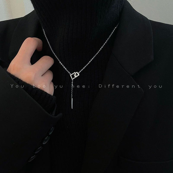 Wholesale Sweater chain, trendy necklace, light luxury, niche, high-end, long style, paired with base shirt accessories