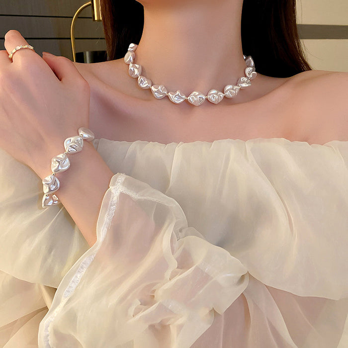 Wholesale Irregular Baroque imitation pearl necklace for women, exaggerated clavicle necklace
