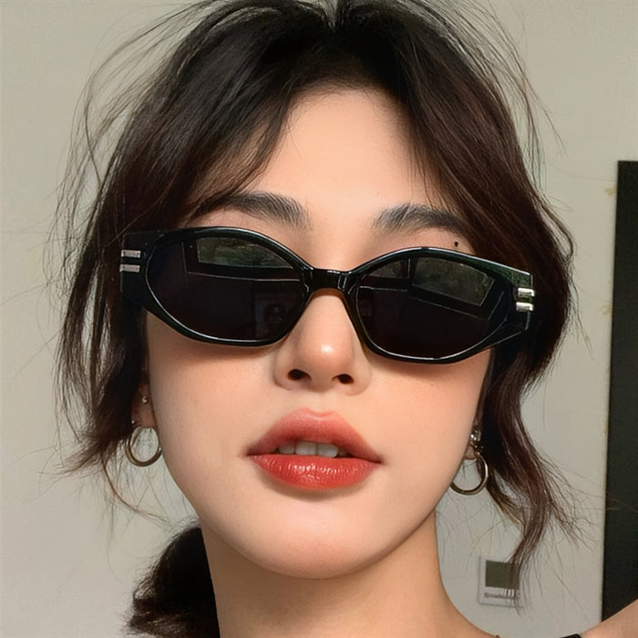 Wholesale Small frame retro sunglasses, high-end sunglasses, black frame glasses