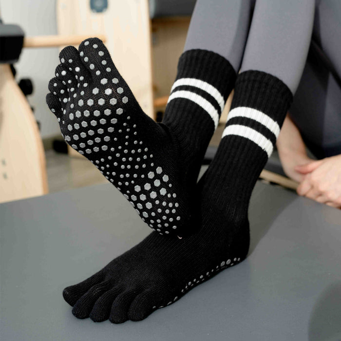 Wholesale Thickeneded Dotted Non-Slip Yoga Socks Women' s Mid-Calf Double-Stripe Five-Finger Socks Professional Sports Dance Pilates Socks