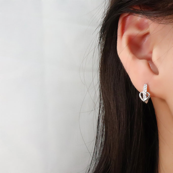 Wholesale Zircon heart-shaped ear buckle with diamond earrings, small and exquisite hollow heart earrings