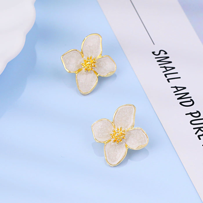Wholesale Gardenia flower earrings, elegant geometric earrings, light luxury, niche high-end earrings