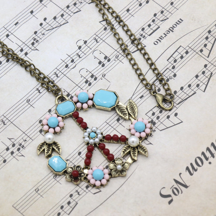 Wholesale Vintage gemstone inlaid pearl logo necklace