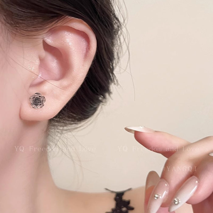 Wholesale Ear studs, gentle and sweet earrings, simple and versatile ear accessories