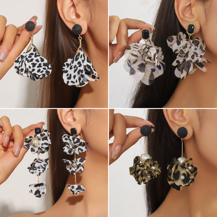 Wholesale Exaggerated leopard print flower tassel earrings, fashionable and high-end, niche earrings, wholesale of earrings