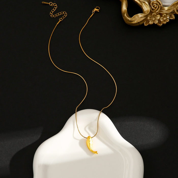Wholesale Frosted goldfish pendant titanium steel choker necklace