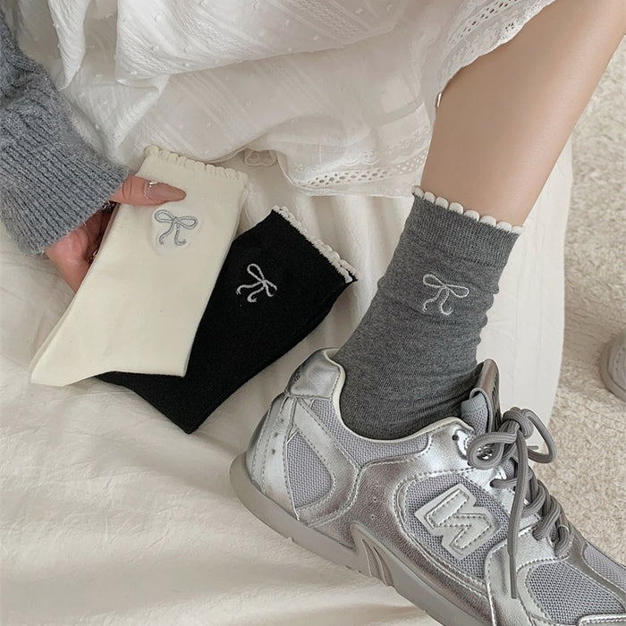 Wholesale Silver Embroidered Bow Lace Socks, Silver Silk Breathable Cotton Socks, Middle Socks, Black and White Grey Women's Socks