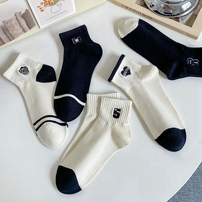 Wholesale Embroidered socks and socks