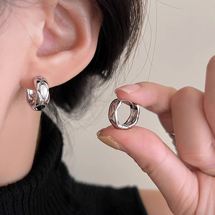 Wholesale Plain ring earrings, light luxury, high-end feel, fashionable earrings with earrings