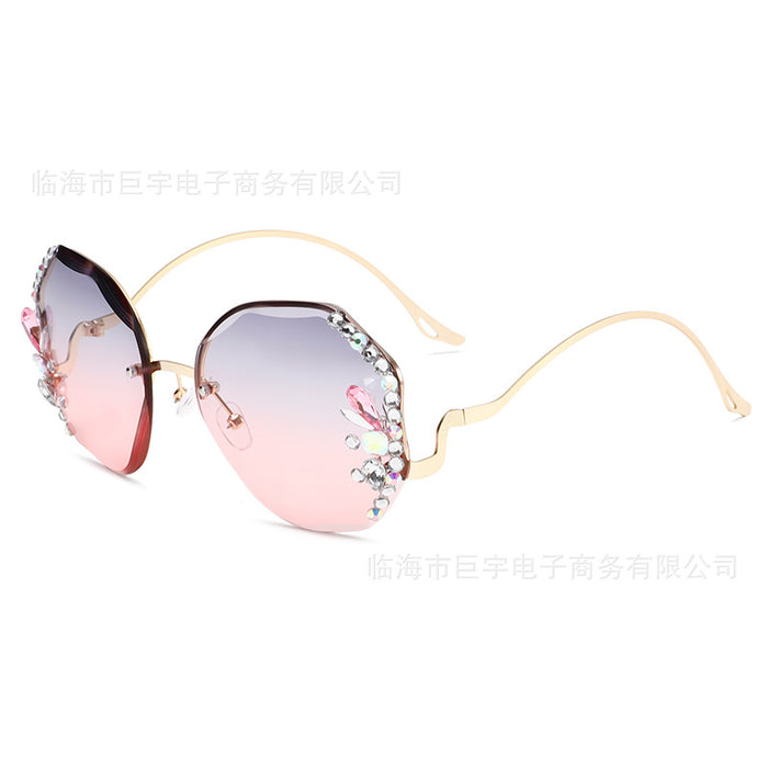 Wholesale New fashionable diamond studded frameless cut sunglasses with UV protection and slimming effect