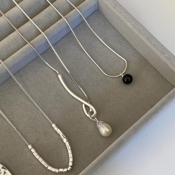 Wholesale Fragmented silver niche design pearl necklace versatile pure silver collarbone chain