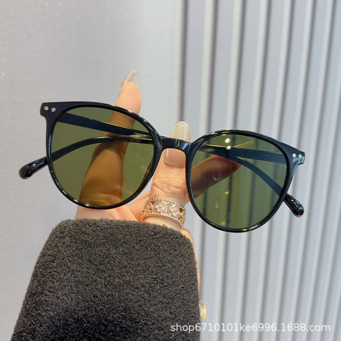 Wholesale Fashionable retro sunglasses, sunglasses, sunscreen and UV resistant glasses