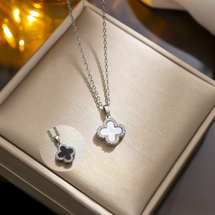 Wholesale Golden Luxury Diamond Four-leaf Clover Necklace Women's Black and White Double-sided Clavicle Chain 18K Gold-plated Necklace Chain