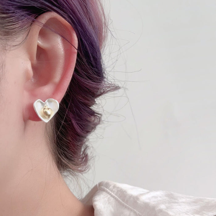 Wholesale Subtle high-end exquisite heart ear studs, niche brushed frosted design, pleated exquisite commuting earrings