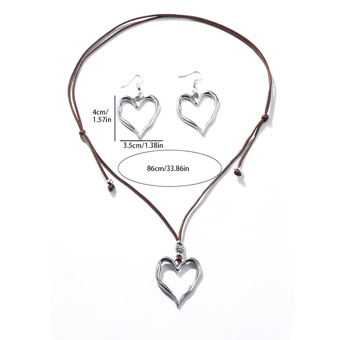 Wholesale Jewelry Sweet Cool Wind Exaggerated Love Necklace Metal Heart Choker