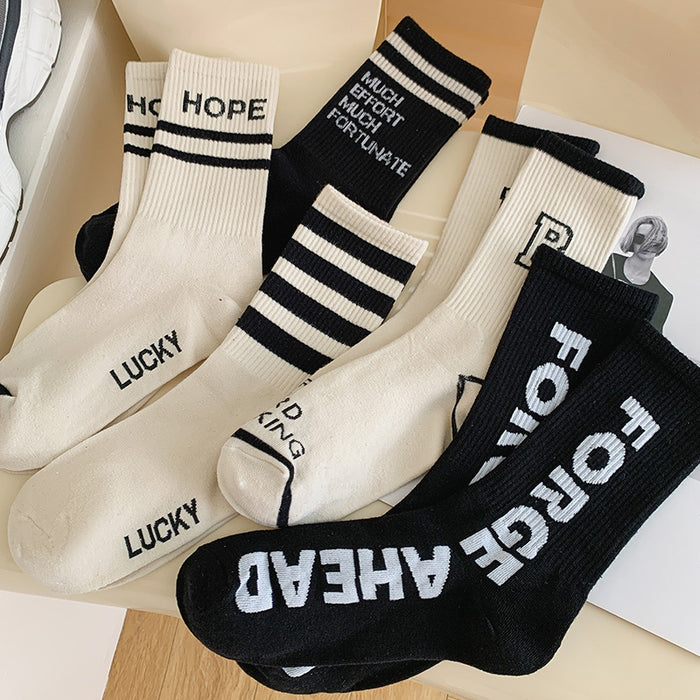 Wholesale Spring and Autumn Black and White High Elastic Alphabet Sports Middle Tube Women's Socks