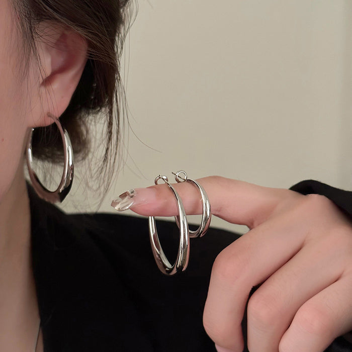 Wholesale Plain ring earrings, light luxury, high-end feel, fashionable earrings with earrings