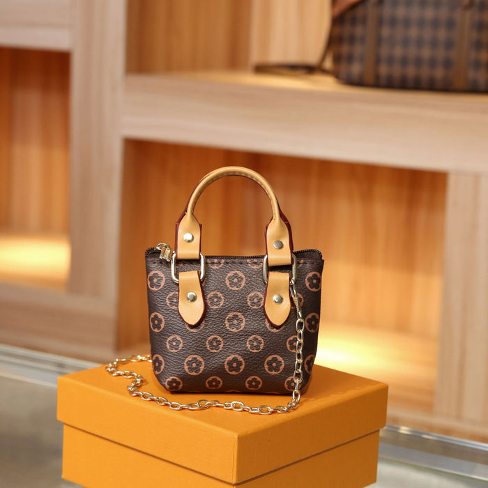 Wholesale High end printed shell small bag, exquisite and niche, portable, carry on hand, diagonally crossing coin purse