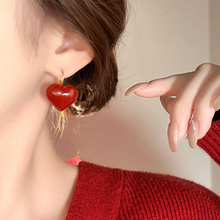 Wholesale Love Earrings, New Retro Earrings, Autumn and Winter Fashionable High End Earrings