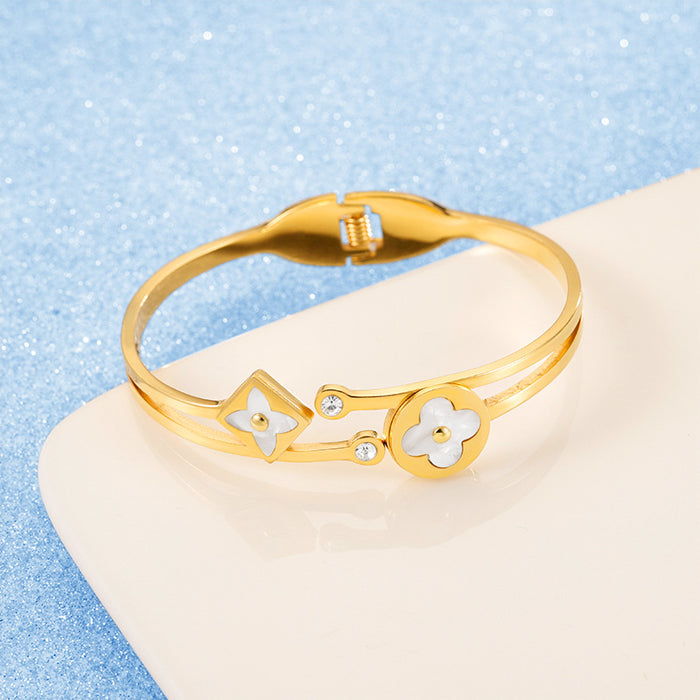 Wholesale Stainless steel four petal lucky grass bracelet with drop glue opening zirconium diamond bracelet