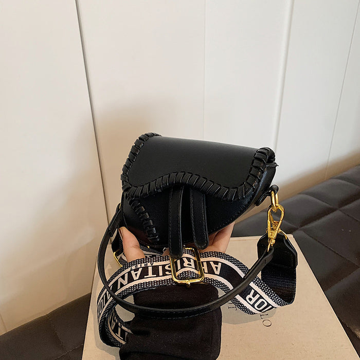 Wholesale New retro woven mini saddle bag for children, high-end handbag, broadband crossbody bag