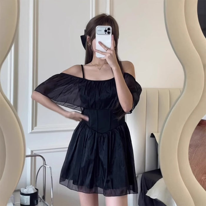 Wholesale Women's one-piece swimsuit covers the belly and appears slim