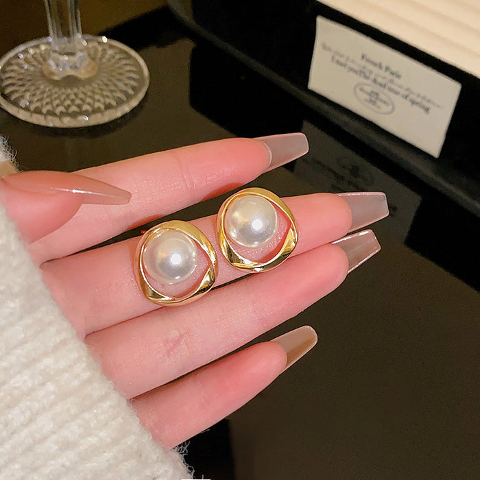 Wholesale Pearl and Cat' s Eye Stud Earrings
