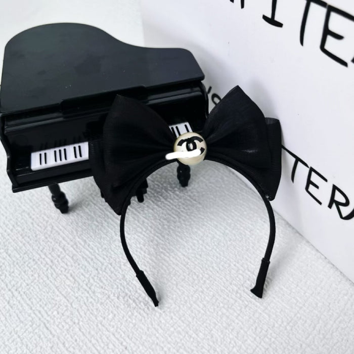 Wholesale Clothes Accessible Cute black and white skirt suit for three generations